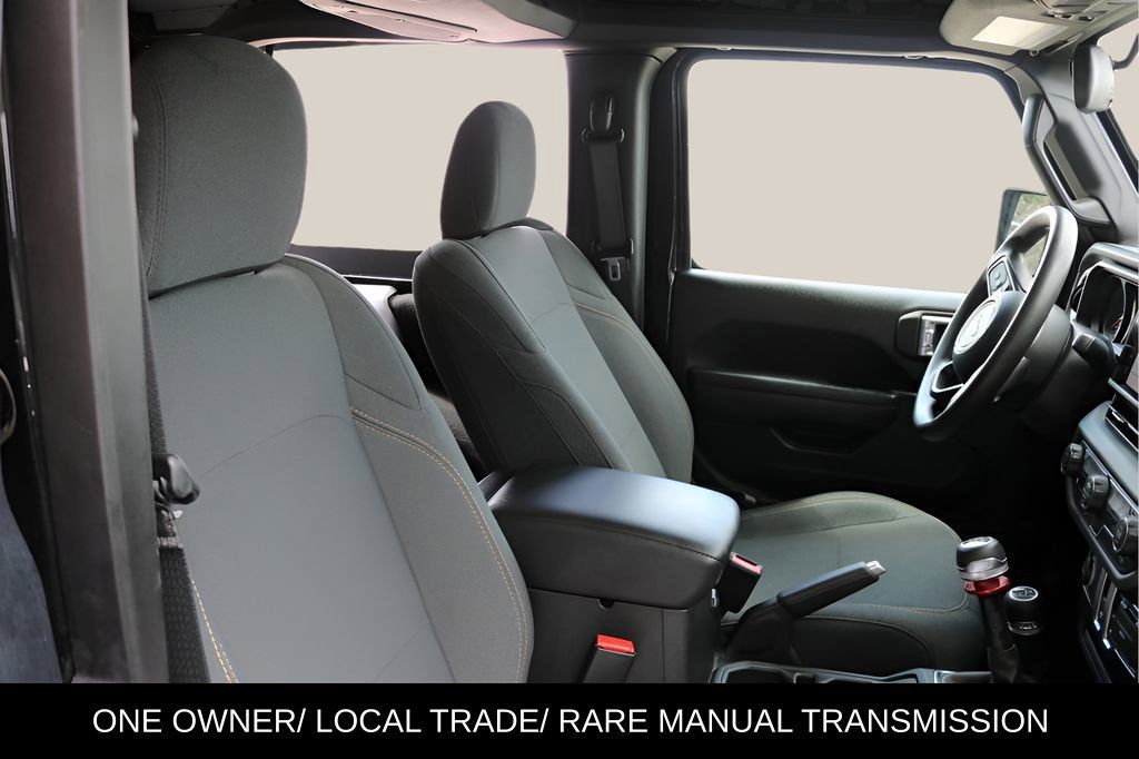 Used 2025 Jeep Wrangler Sport AWD/4WD image 17