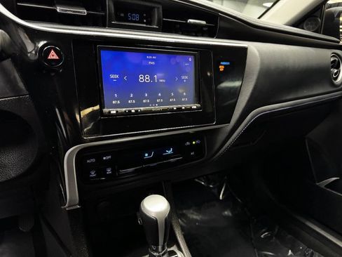Used 2019 Toyota Corolla SE FWD image 25