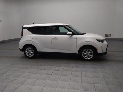 Used 2023 Kia Soul LX w/ LX Technology Package image 11
