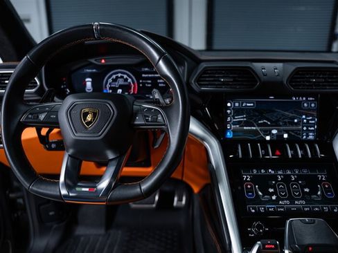 Used 2021 Lamborghini Urus AWD/4WD image 21