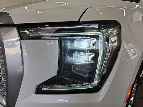 Used 2023 GMC Yukon Denali AWD/4WD image 34