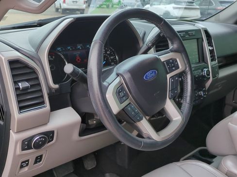 Used 2019 Ford F150 Lariat w/ Max Trailer Tow Package image 14