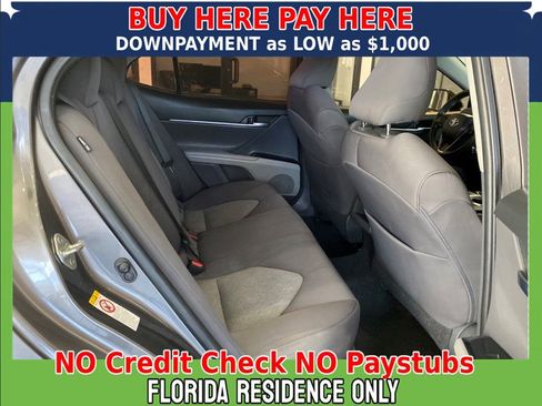 Used 2018 Toyota Camry LE image 11