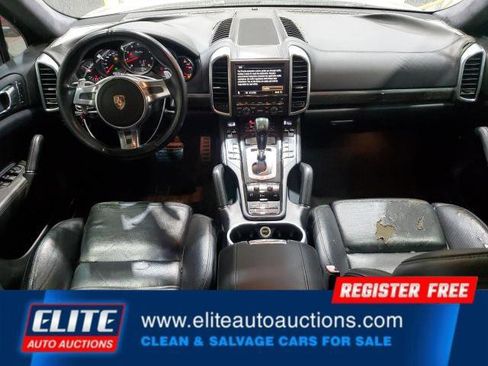 Used 2011 Porsche Cayenne Turbo image 16