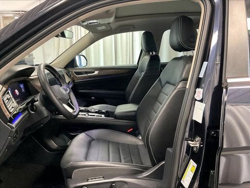 Used 2025 Volkswagen Atlas SEL AWD/4WD image 10