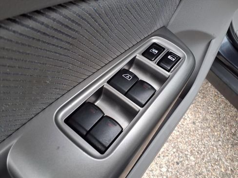 Used 2010 Subaru Forester 2.5X image 15