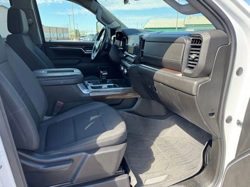 Used 2022 GMC Sierra 1500 Elevation w/ LPO, Elevation Black Package AWD/4WD image 22