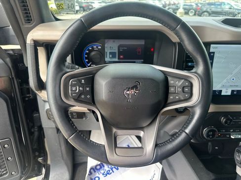 Used 2023 Ford Bronco Wildtrak AWD/4WD image 11