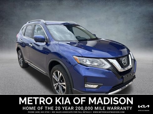 Used 2017 Nissan Rogue SL w/ SL Premium Package image 4