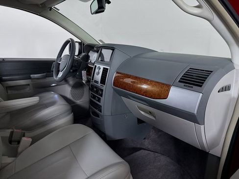 Used 2008 Chrysler Town & Country Touring image 24