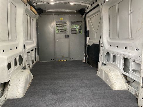 Used 2018 Ford Transit 250 130 Medium Roof RWD image 14