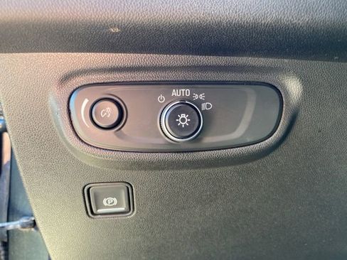 Used 2020 GMC Terrain SLE w/ Driver Convenience Package AWD/4WD image 19