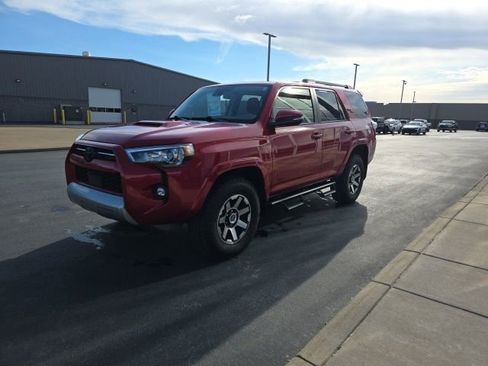 Used 2024 Toyota 4Runner TRD Off-Road Premium image 3