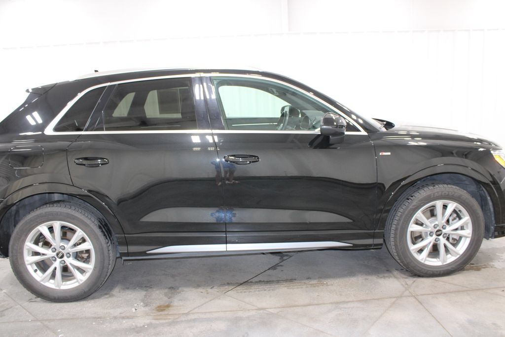 Used 2025 Audi Q3 2.0T Premium AWD/4WD image 11