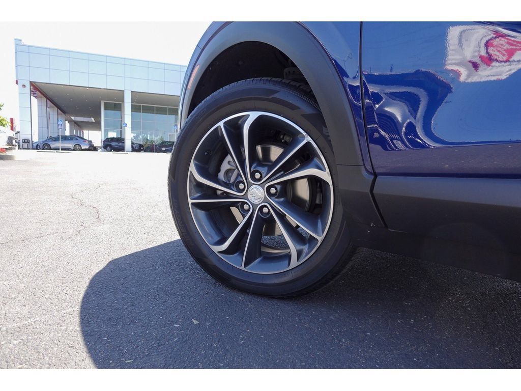 Used 2022 Buick Encore GX Select AWD/4WD image 8