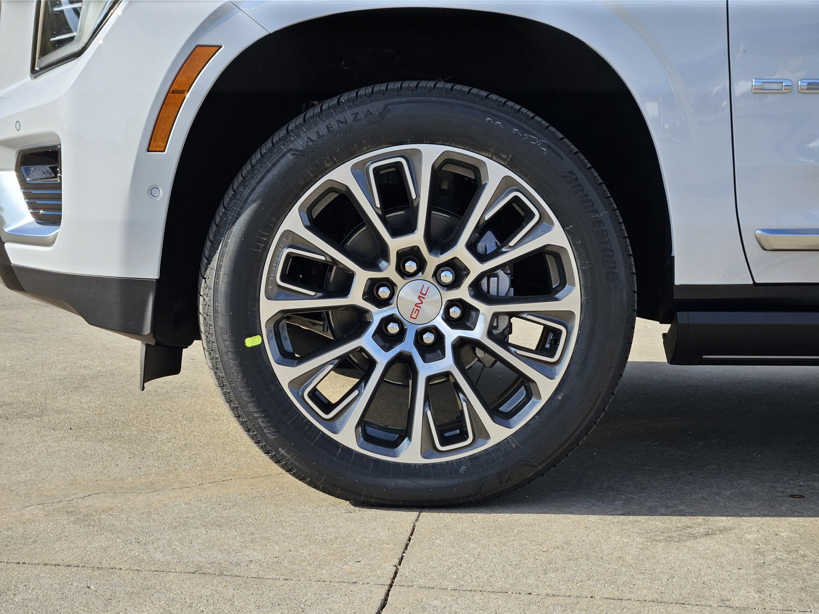 New 2027 GMC Yukon Denali w/ Denali Reserve Package AWD/4WD image 7