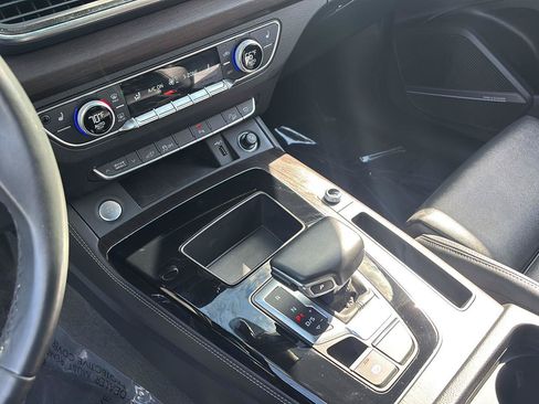 Used 2023 Audi Q5 e Premium Plus AWD/4WD image 32
