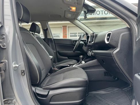 Used 2022 Hyundai Venue Limited w/ Cargo Package image 10