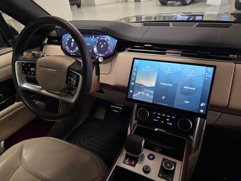 Used 2023 Land Rover Range Rover SE image 10