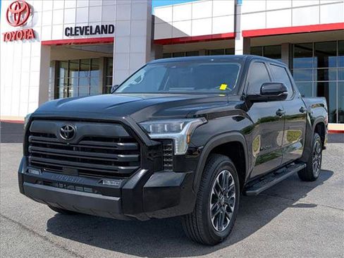 Used 2024 Toyota Tundra Limited AWD/4WD image 5