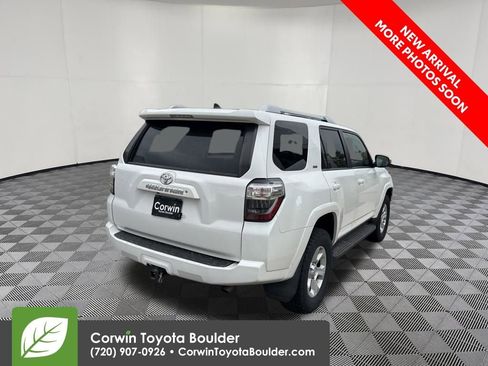 Used 2017 Toyota 4Runner SR5 AWD/4WD image 7