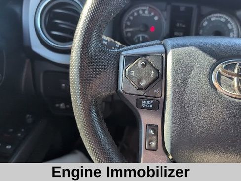 Used 2020 Toyota Tacoma TRD Sport w/ TRD Premium Sport Package AWD/4WD image 9