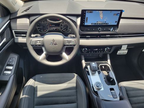 New 2026 Mitsubishi Outlander SE FWD image 17