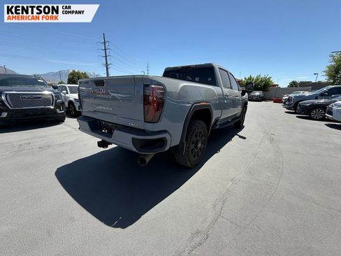 Used 2025 GMC Sierra 2500 AT4 w/ Technology Package AWD/4WD image 3