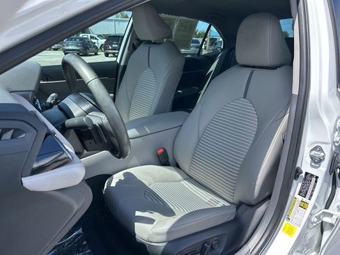 Used 2023 Toyota Camry SE image 21