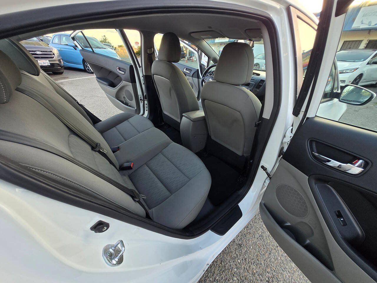Used 2014 Kia Forte LX FWD image 28