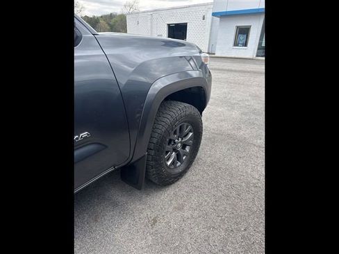 Used 2022 Toyota Tacoma SR5 image 10