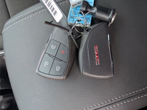 New 2026 GMC Canyon Elevation w/ Convenience Package image 21