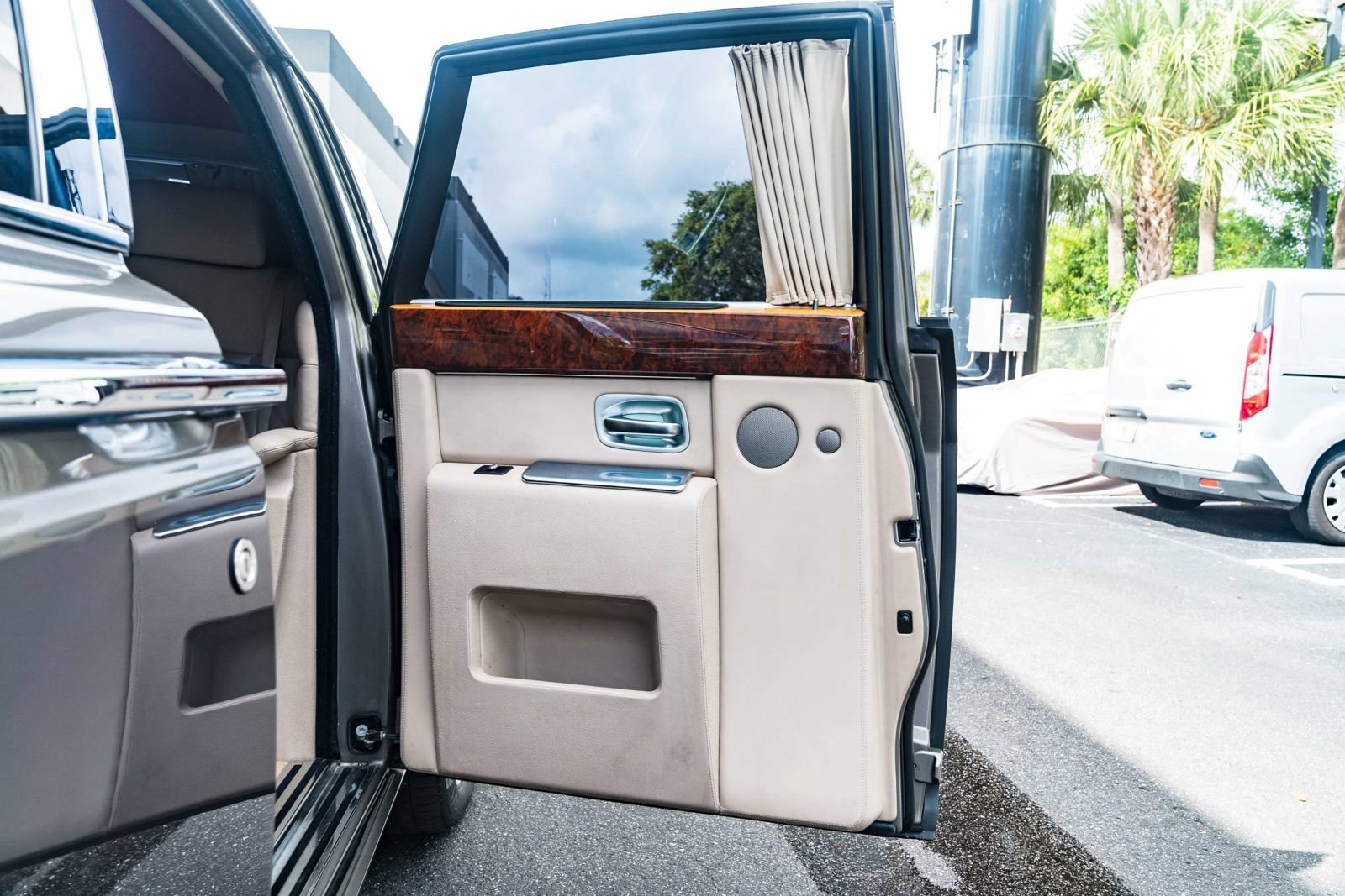 Used 2004 Rolls-Royce Phantom Sedan RWD image 30