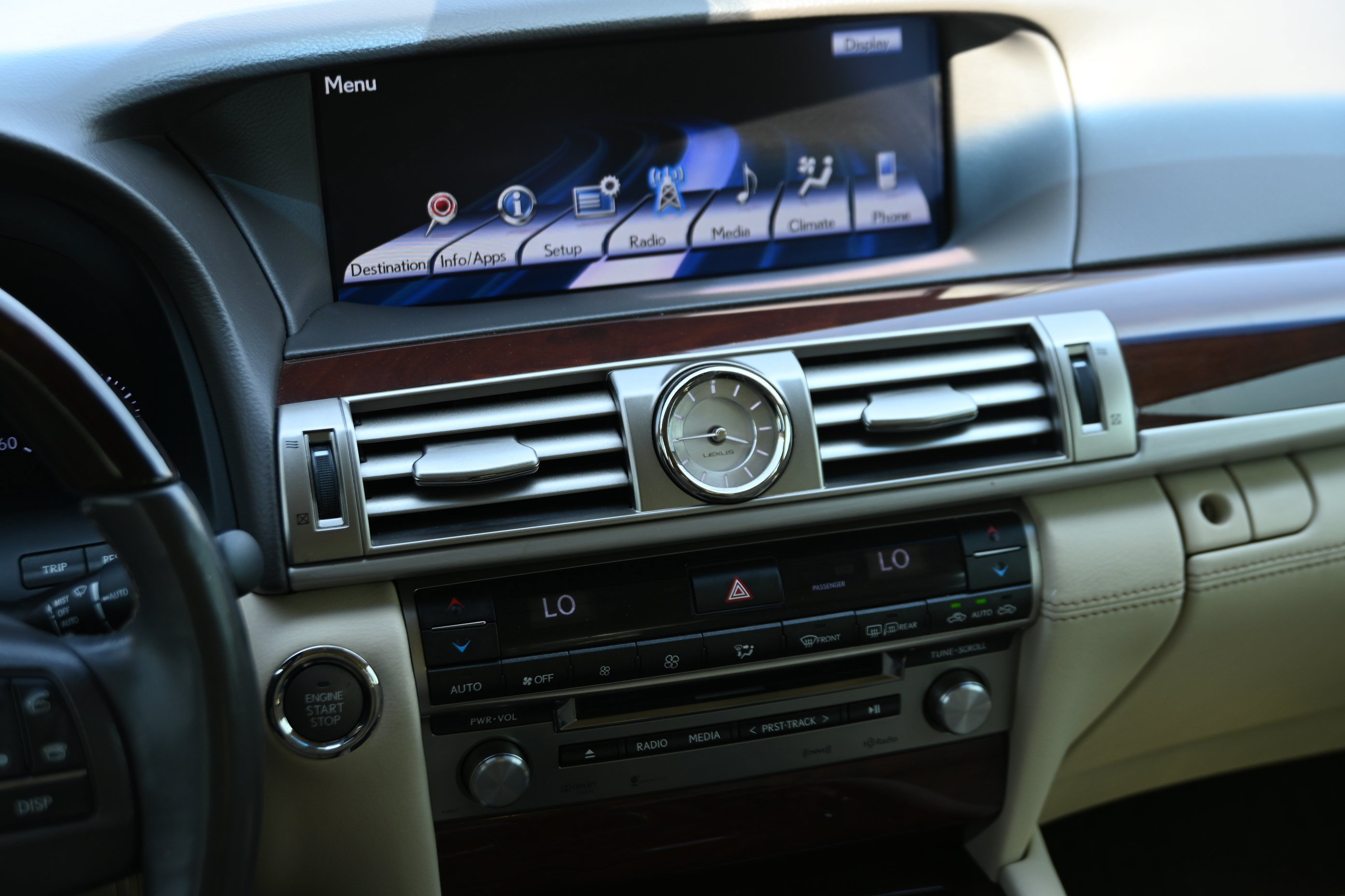 Used 2014 Lexus LS 460 w/ Comfort Package RWD image 24