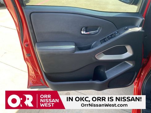 Used 2024 Nissan Frontier SV image 12