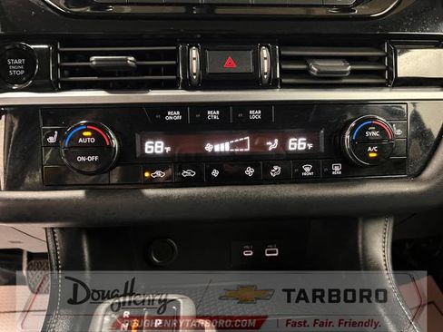 Used 2025 Nissan Pathfinder SV FWD image 47