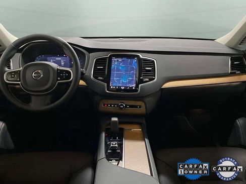 Used 2025 Volvo XC90 B6 Plus image 12