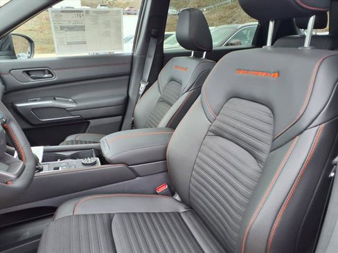 New 2026 Nissan Pathfinder Rock Creek image 4