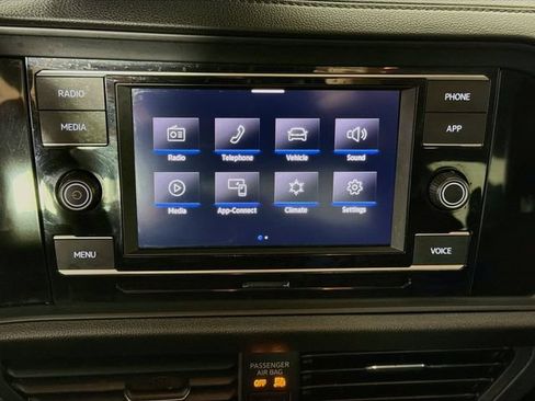 Used 2023 Volkswagen Jetta SE FWD image 17
