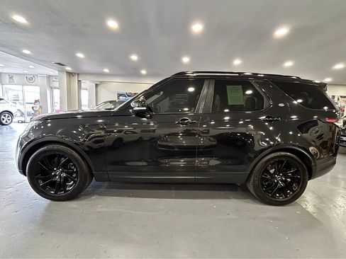 Used 2017 Land Rover Discovery SE AWD/4WD image 4