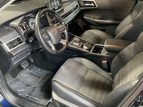 Used 2024 Mitsubishi Outlander SE Black Edition image 23
