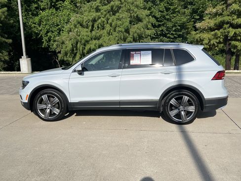 Used 2018 Volkswagen Tiguan SEL Premium AWD/4WD image 6