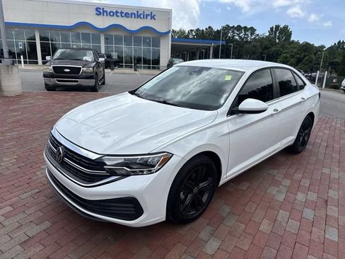 Used 2024 Volkswagen Jetta SE FWD image 32