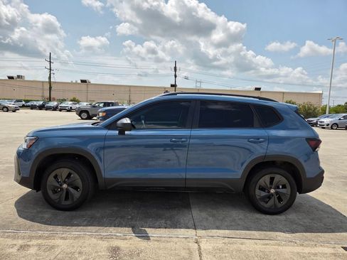 Used 2025 Volkswagen Taos S FWD image 9