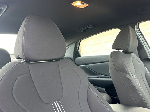 Certified 2025 Hyundai Elantra SEL image 16