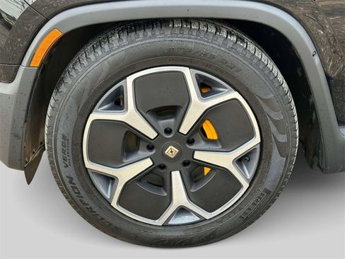 Used 2023 Rivian R1S Adventure image 10