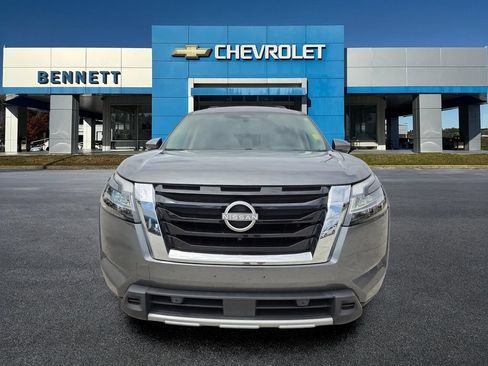 Used 2024 Nissan Pathfinder SL w/ SL Premium Package AWD/4WD image 2