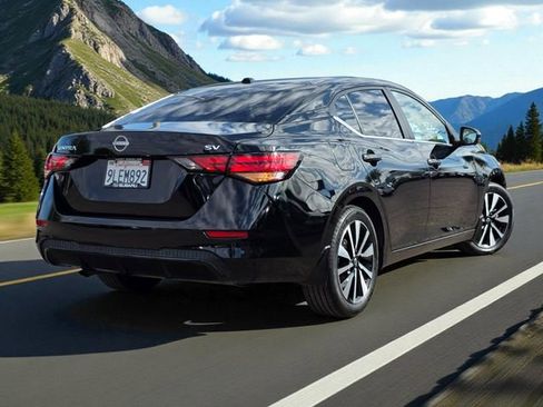 Used 2024 Nissan Sentra SV w/ SV Premium Package image 7