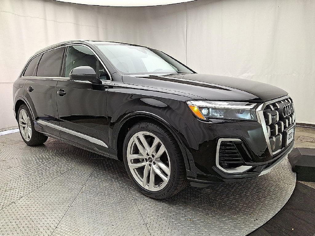Used 2025 Audi Q7 3.0T Premium Plus w/ Premium Plus Package AWD/4WD image 2