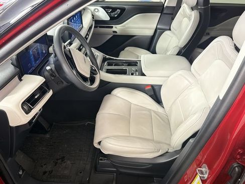 Certified 2025 Lincoln Aviator Reserve w/ Equipment Group 201A AWD/4WD image 18